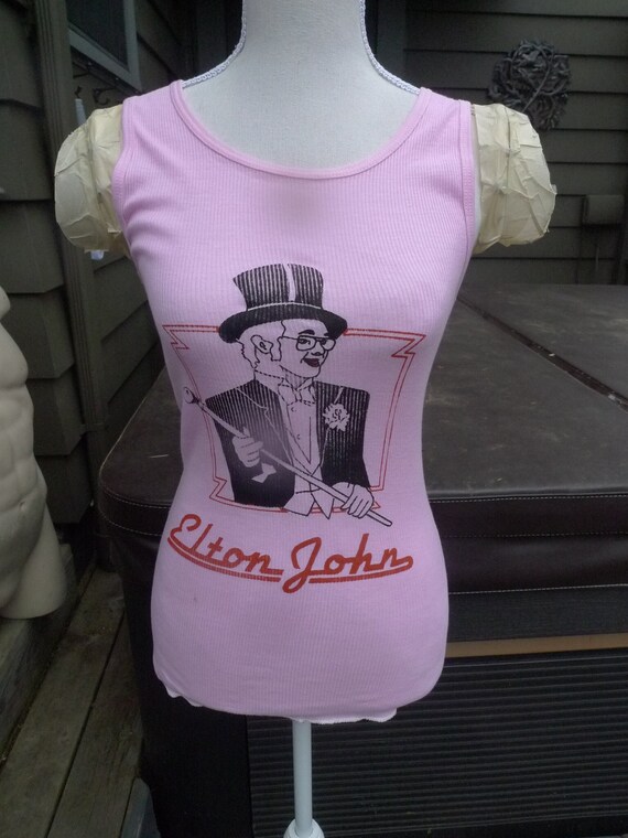 Vintage 1982 Elton John Jump Up Tour Shirt Size: Large - België Vintage 1982 Elton John Jump Up Tour Shirt Size: Large - België