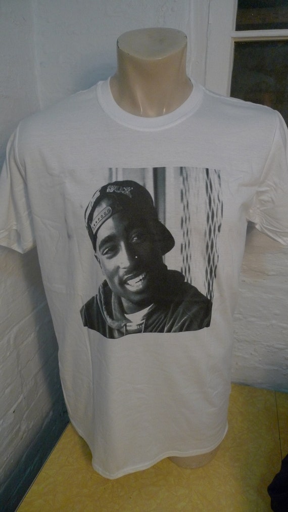 Size L (46) ** Tupac Shakur Shirt - image 1