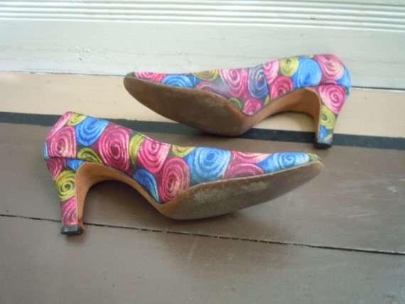 Size 6 1/2 ** Amazing Colorful 1960s Women's Shoes - image 3
