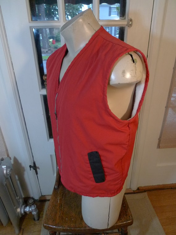 Size M (40R) ** Killer 1950s Red / Black Vest wit… - image 3