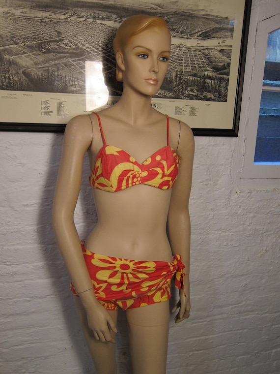 Bust:  up to 34" ** Very Rare "The Kahala" Made i… - image 1