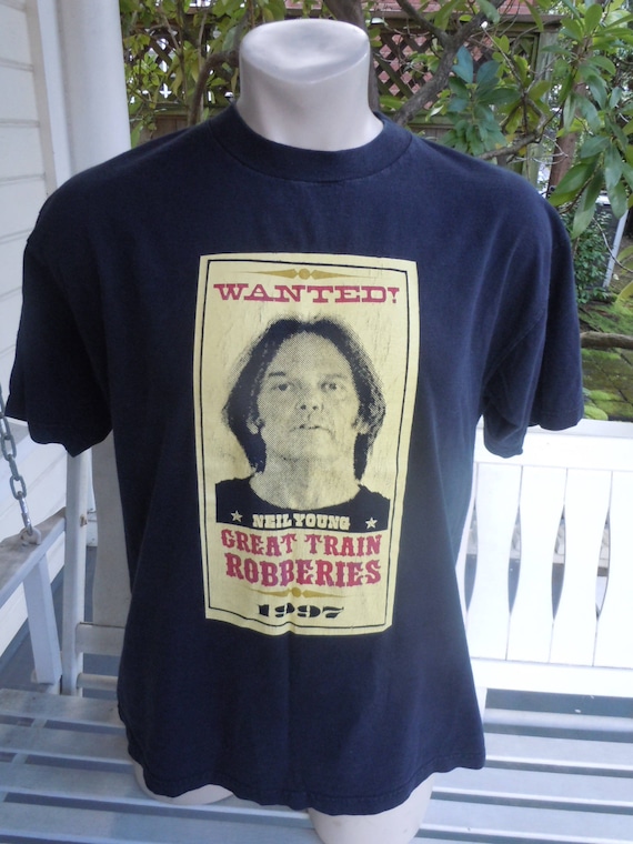 Size XL (48) ** 1997 Neil Young Concert Shirt (Dou