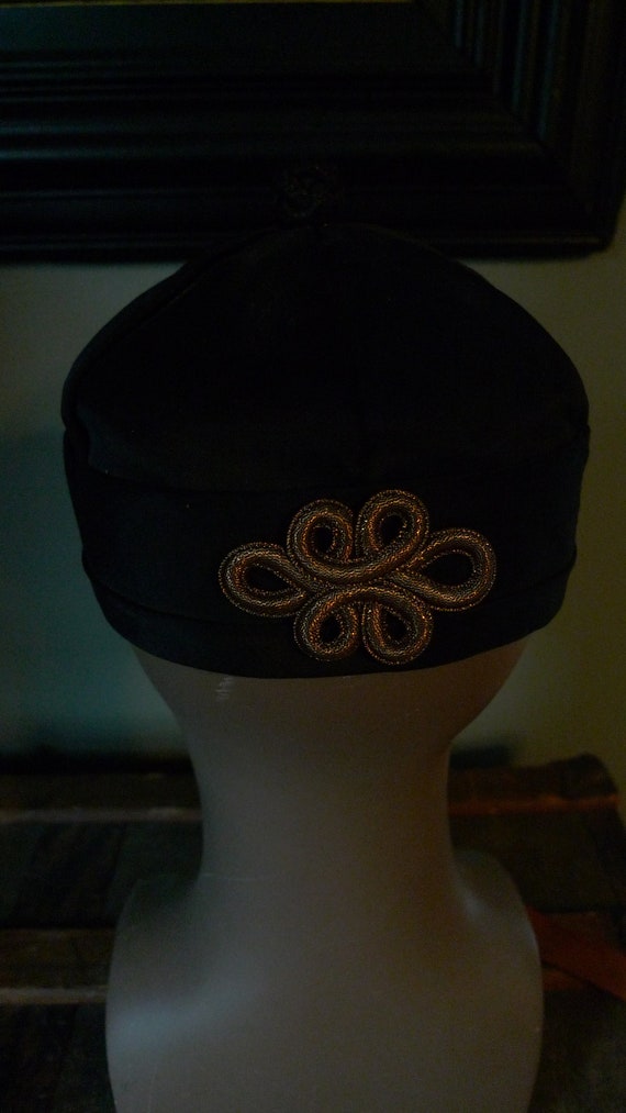 Size 7 1/8 ** Awesome 1930s-40s Satin Rayon Hat - image 2