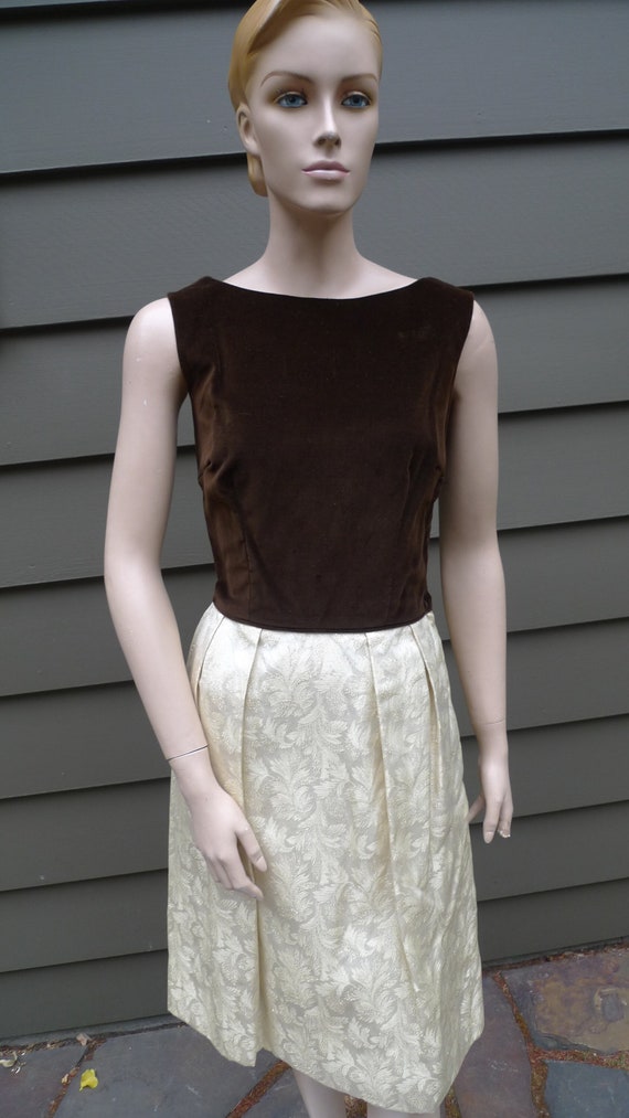 Bust: 34" ** Stunning Brown Velour and Gold Lame' 