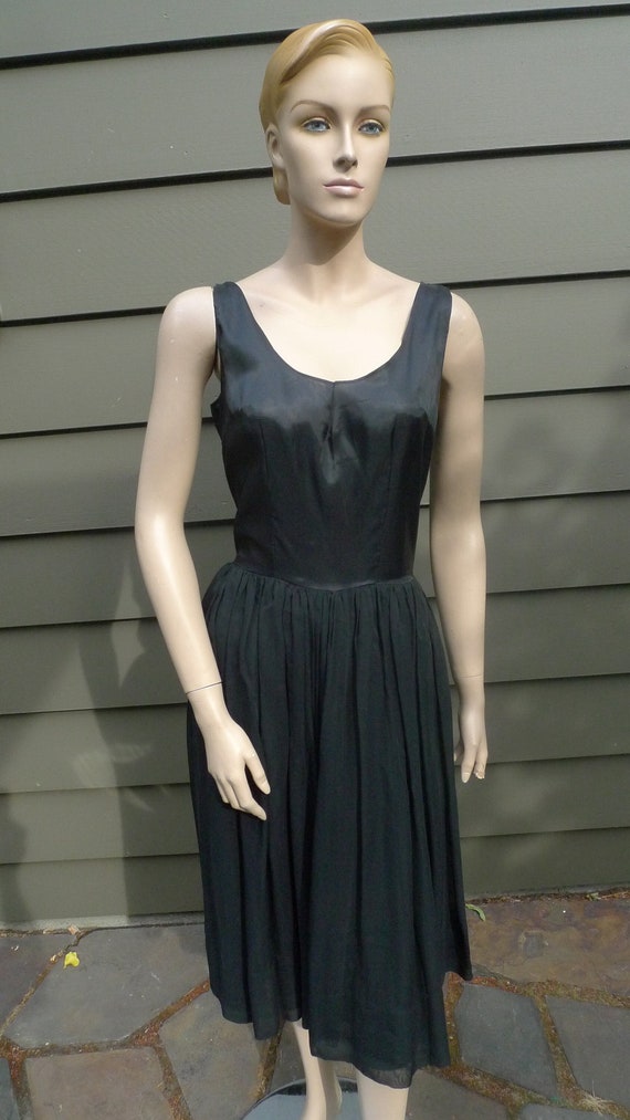 Bust: 38-39" ** Gorgeous Black Rayon and Chiffon 1