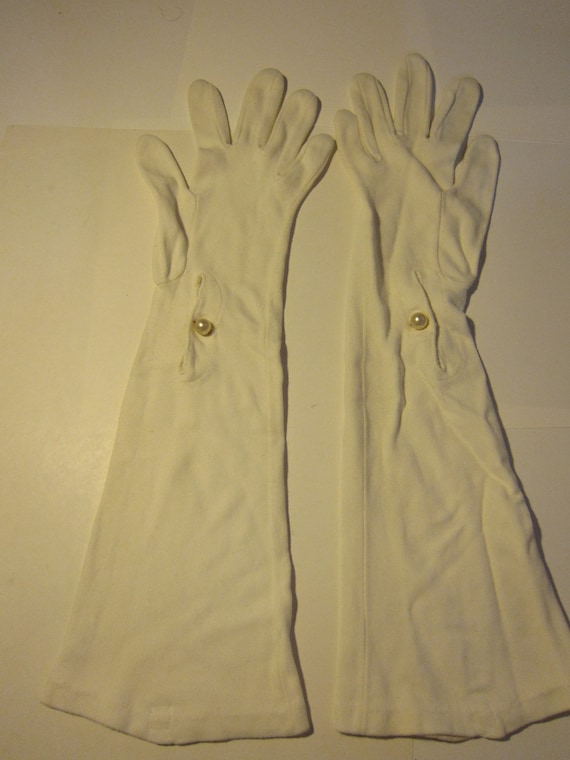 Size 7 - 7 1/2 ** Ivory Nylon Suede 1950s Long Op… - image 1