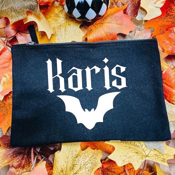 Bolsa de maquillaje con nombre de murciélago, regalo para amantes de los murciélagos, regalos espeluznantes, regalo para mejores amigas, regalos alternativos, regalos góticos para mujeres, bolsa personalizada