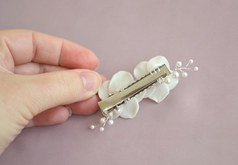 White Flowers Hair Clip Bridesmaids Hair Accessory Flower Etsy