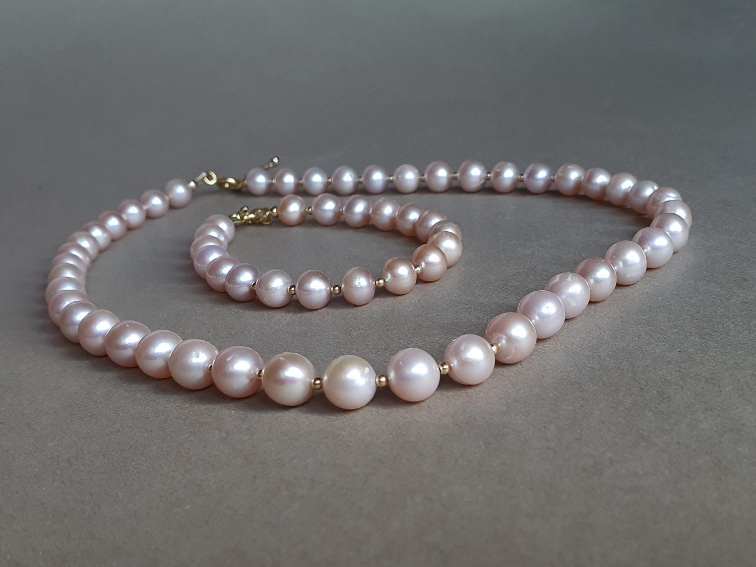 Salmon Pink Pearl Necklace and Bracelet 
