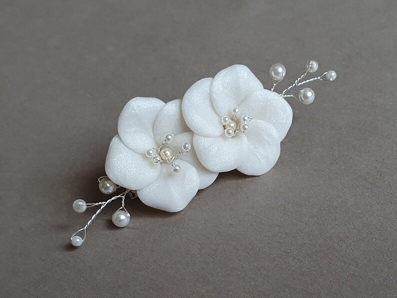 White Flowers Hair Clip Bridesmaids Hair Accessory Flower Etsy
