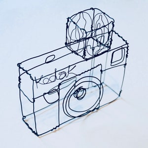 Copper Wire Retro Camera Sculpture, Photographer Gift, Photography Decoration, Black Metal Ornament