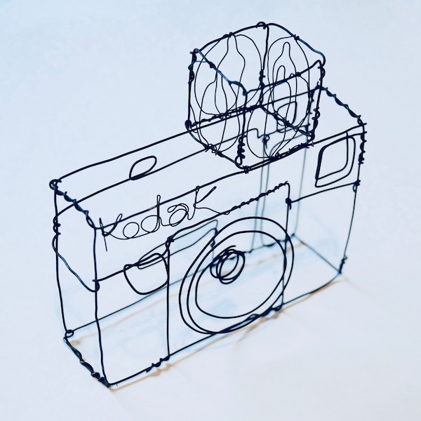 Copper Wire Retro Camera Sculpture, Photographer Gift, Photography Decoration, Black Metal Ornament