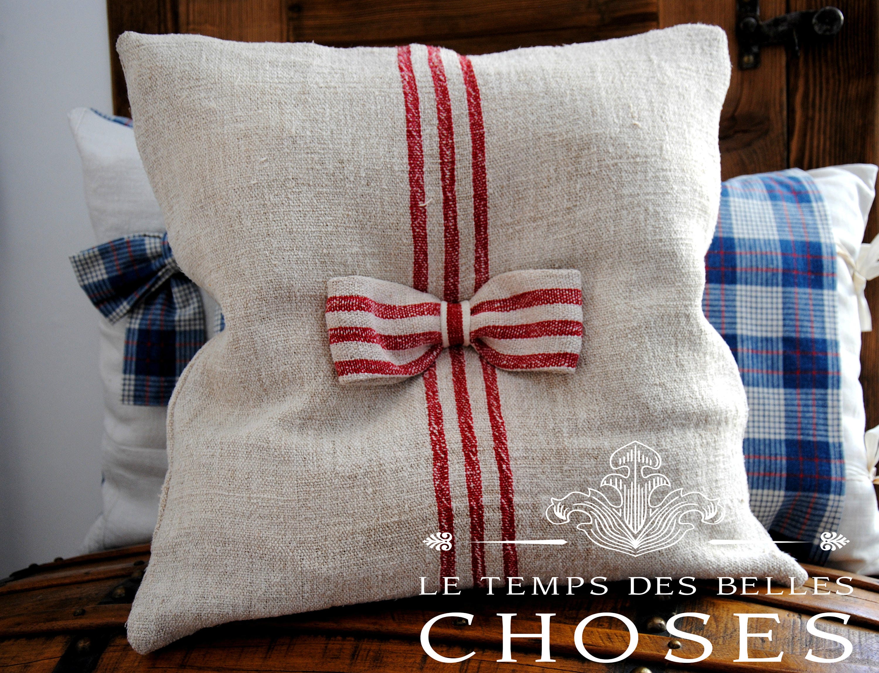 Coussin Chanvre Ancien Liteau Rouge Christmas Red. Pièce Unique.