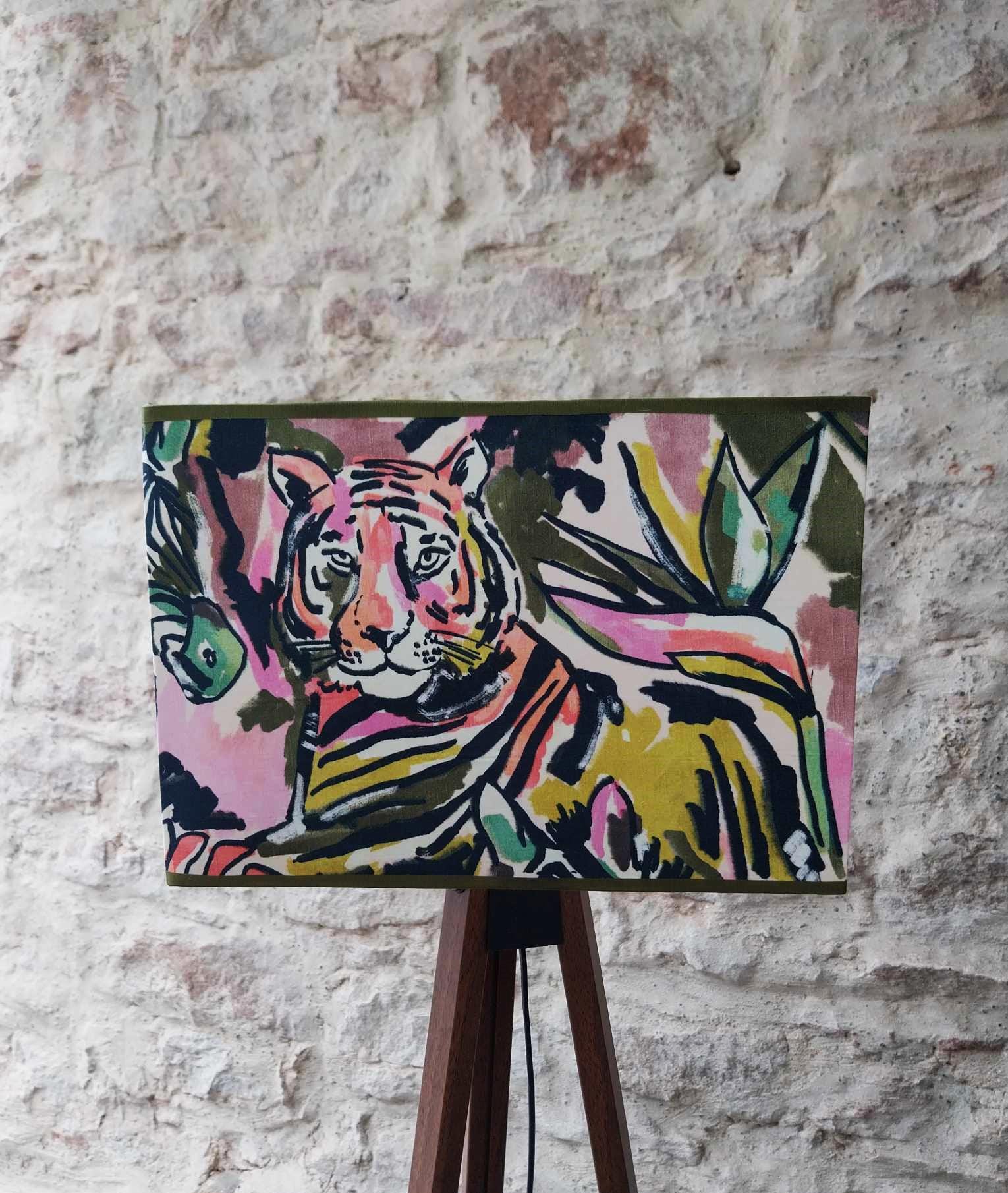 Abat jour cubique à poser voile de coton motifs jungle. Pièce unique.