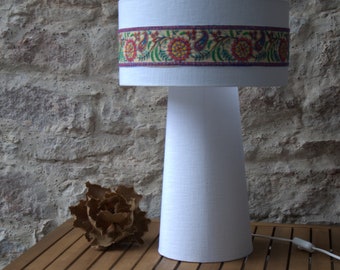 Table lamp "boho style" copper carcass, white linen covering on white pvc.