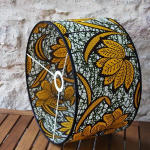 Abat-jour tambour tissu africain fleuri wax en coton sur polyphane transparent. image 2