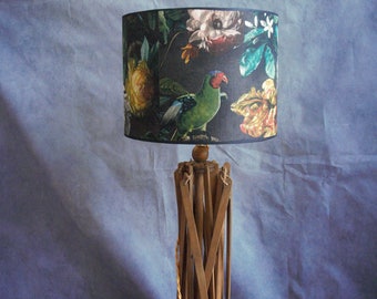 Wool dispenser table lamp in old wood, original living room lamp, designer lampshade lamp.