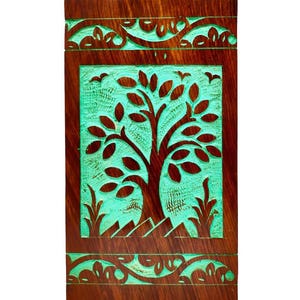 Massive Palisander Urne mit geschnitztem Baum & grün lackiertem Inlay - Urne für Erwachsene
