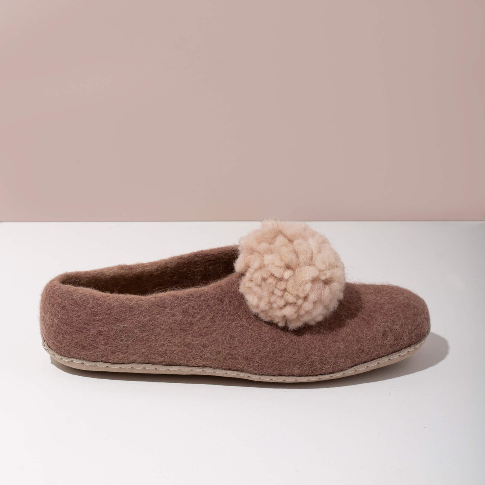 clarks pom pom slippers