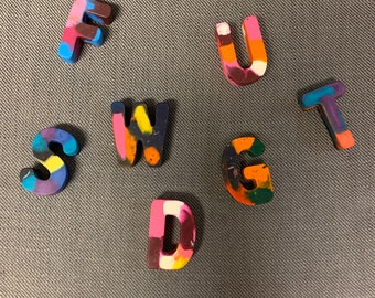 Enkele regenboogkrijtletter