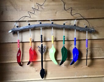 Atrapasueños de plumas de vidrio fusionado: Flecha móvil de rama de sicómoro