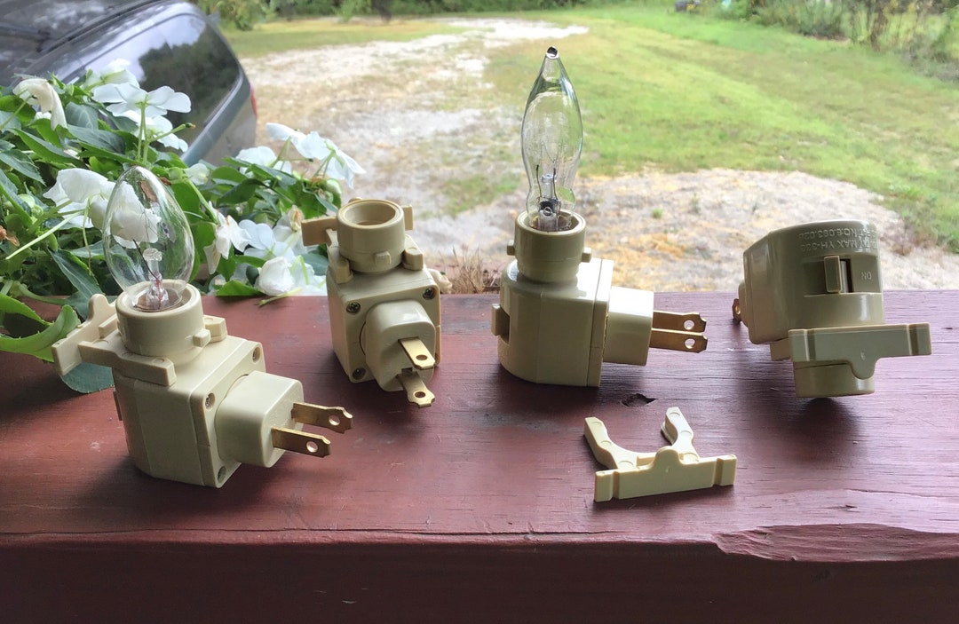 UNIVERSAL NIGHT LIGHT Fixture, Four Nite Lite Fixtures, D I Y Nite Lite