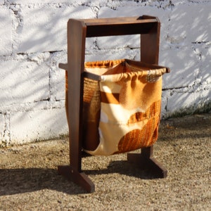 HOT SUMMER SALE - Französischer Vintage Holzkorb-Nähtisch aus den 70er Jahren