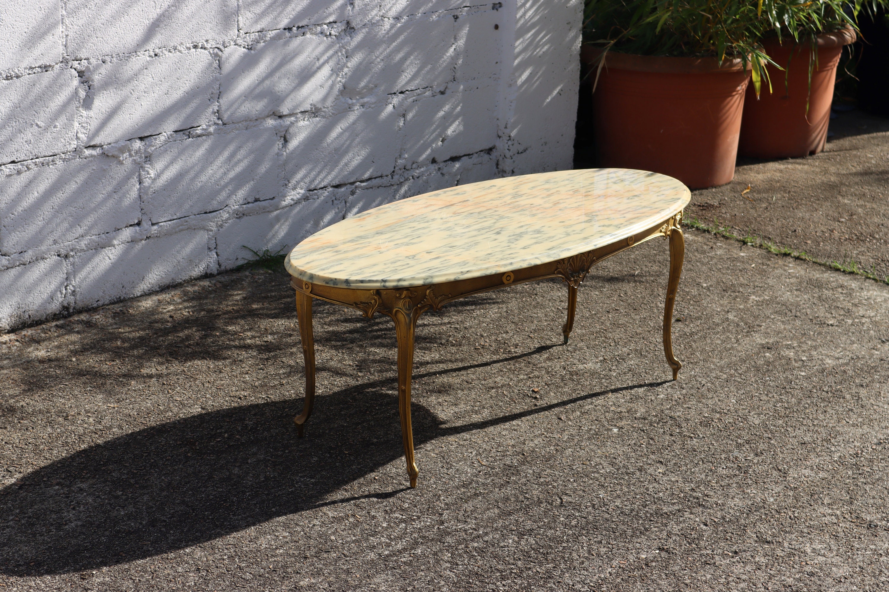 Antique oval marble coffee table deals