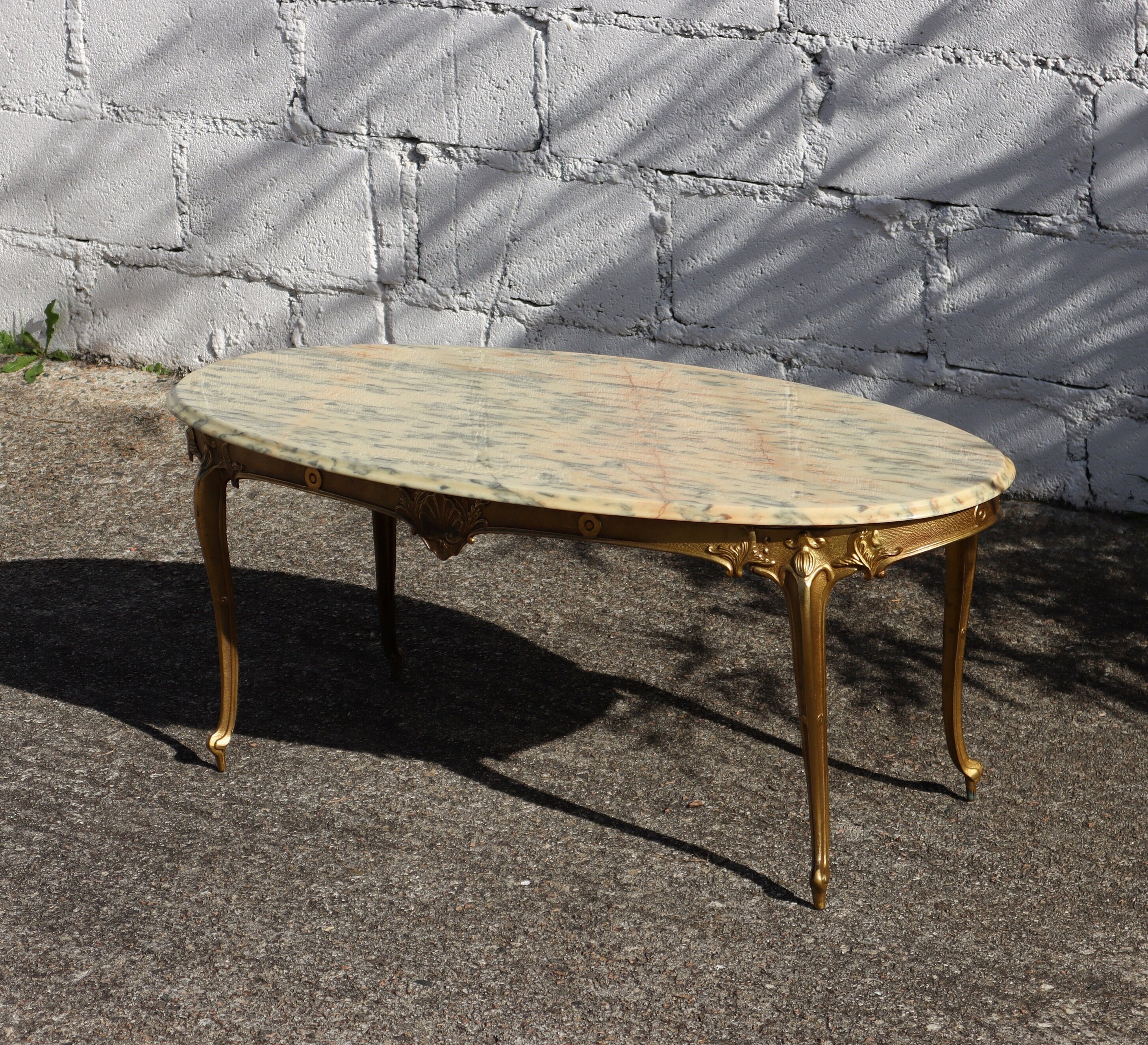 Antique oval on sale marble top table