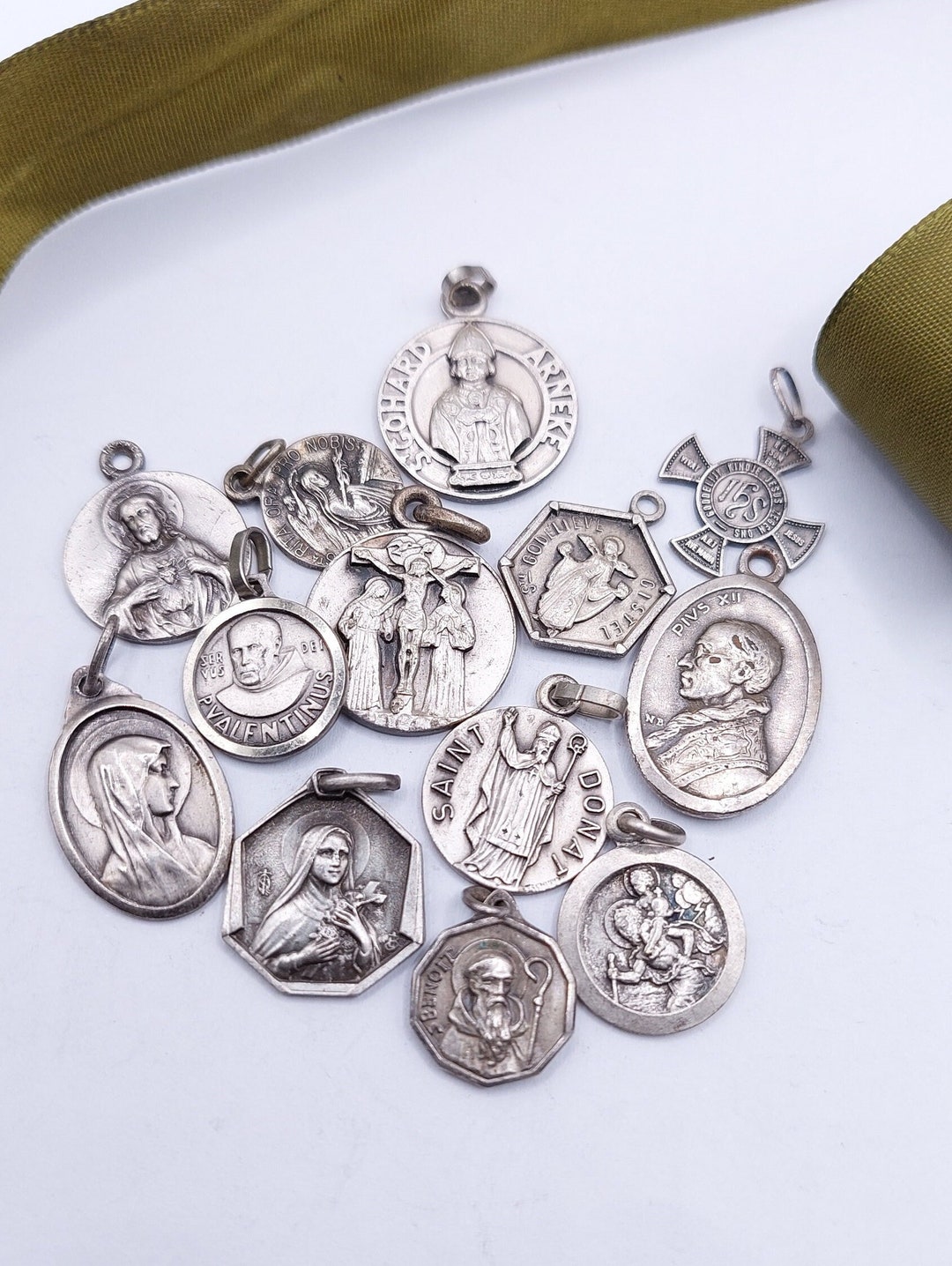 Mixed Lot of Vintage Catholic Medals Religious Medallions Etsy