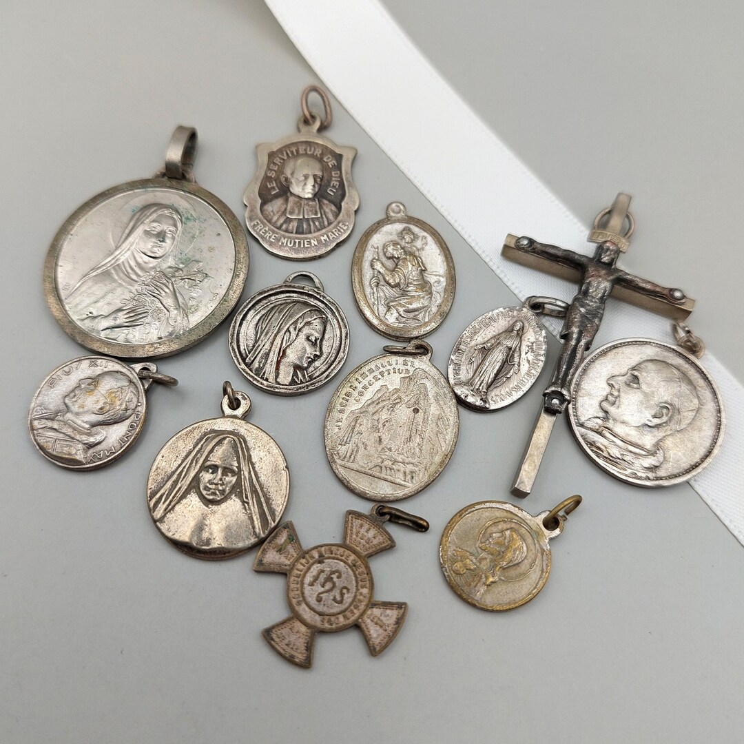 Mixed Lot of Vintage Catholic Medals Religious Medallions Devotional