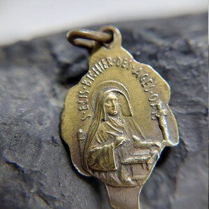 Vintage St Elis. Bichier des Âges Medal • Sisters of the Cross Catholic Religious Devotional