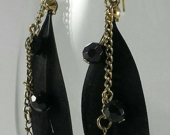 Handmade Feather Earrings / Black Gold Earrings / Handmade Earrings / Black Earrings / Light Earrings / Chain Earrings / Long Earrings