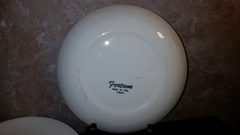 Taylor Smith Taylor Fortune Saladbread Plates