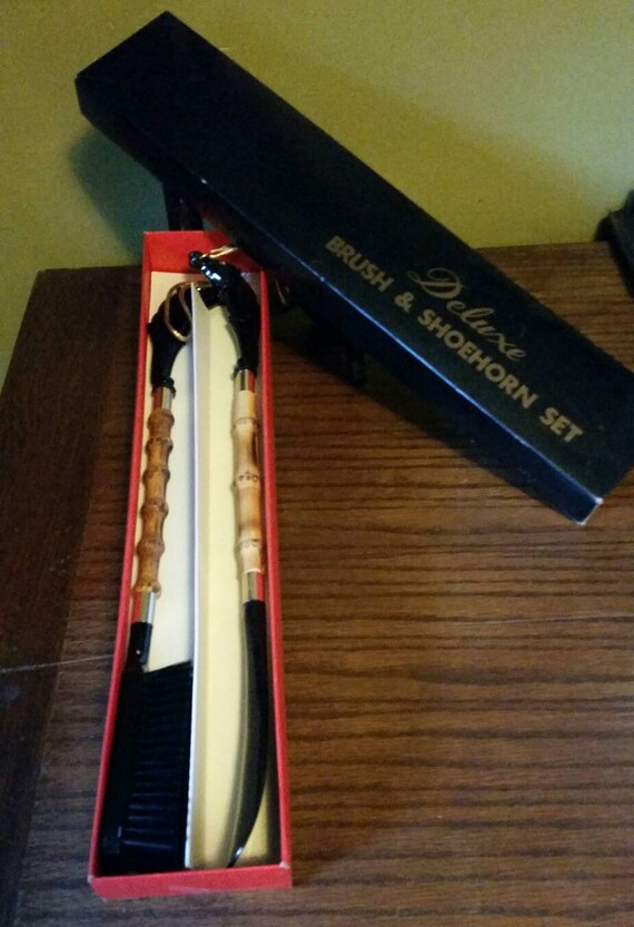 Vintage Deluxe Brush and Shoehorn Set NIB sm01 - image 3