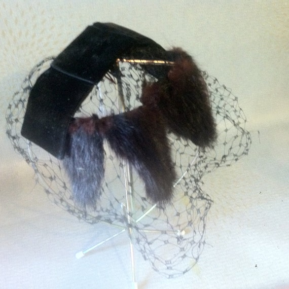 Gorgeous Black Velvet and Brown fur Fascinator - image 1