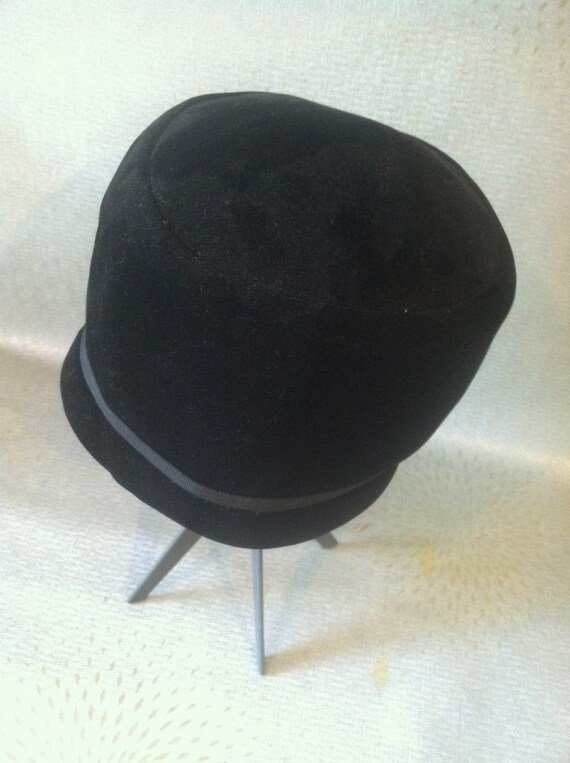 Vintage Black Velvet Hat With Beaded Accent - Etsy display picture 1