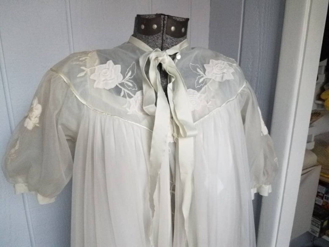 Vintage Lingerie Soft White Pegnoir Robe and Nightgown - Etsy