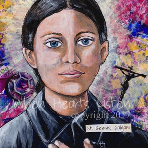 Puede incluir: Una pintura de una mujer con cabello oscuro y ojos azules. Lleva una camisa negra y tiene las manos juntas frente a ella. La pintura está sobre un fondo colorido con un halo de luz alrededor de su cabeza. El texto "St. Gemma Galgani" y "gem of Christ" son visibles en la pintura.
