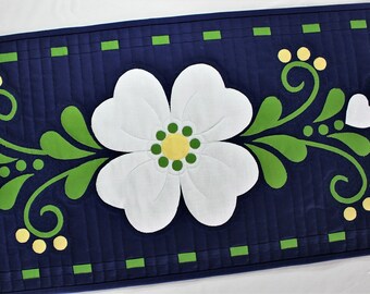 Floral Applique Table Runner Pattern: Beginner Quilt Decor (PDF Download)