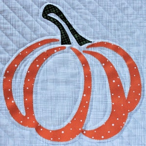 Modello per blocco di quilt con applicazioni a forma di zucca: Quilting autunnale facile (Modello in PDF)
