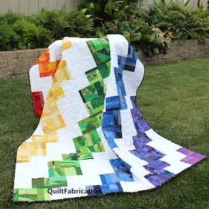 Celilo, Easy Beginner Quilt Pattern, Multi Size, Two Color, Rainbow, Scrap Quilt, Instant PDF Download