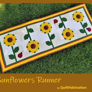 Sunflower Table Runner, Quilt Pattern, PDF Instant Download, Modern Dresden Flowers image 1