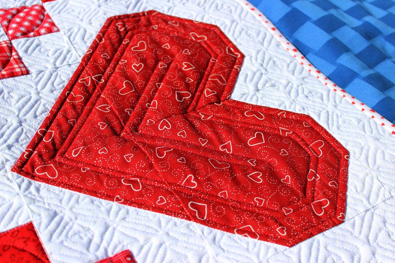 Heart Table Runner Quilt Pattern: Valentine's Day Decor (PDF Pattern ...