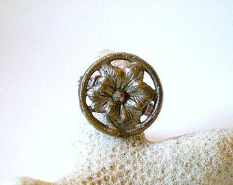 Vintage Flower Button Ring, Framed Flower Ring, Wire Wrapped Flower Ring