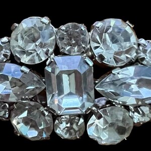 Vintage Ladies Rhinestone Pin Pretty