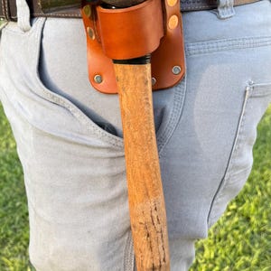 Soporte de cuero para martillo, perfil bajo, resistente.