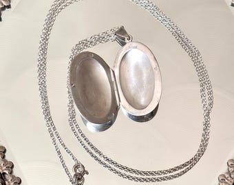 Large Vintage Oval Locket English Fully Hallmarked 925 Sterling Silver Keepsake Necklace Very Long Chain Ready to be Personalised