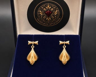 Vintage 9ct Solid Yellow Gold Bow and Diamond Cut Leaf Drop Day Earrings