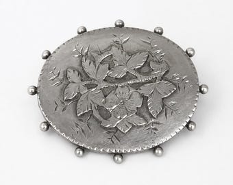 Spilla ovale antica vittoriana in argento sterling 925, Birmingham, con punzone completo e incisione floreale, risalente al 1887.